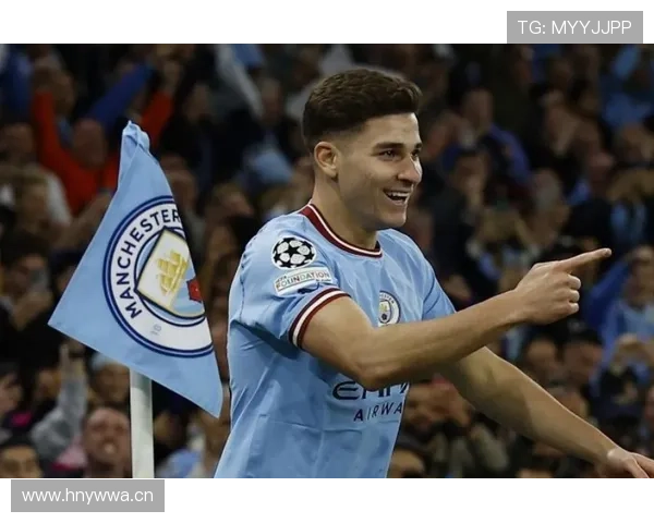 阿尔瓦雷斯与哈兰德同队战术角色及出场机会对比分析