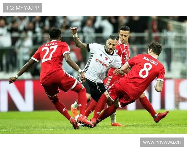 夸雷斯马与托雷斯在边路位移中展现分散驱动趋势