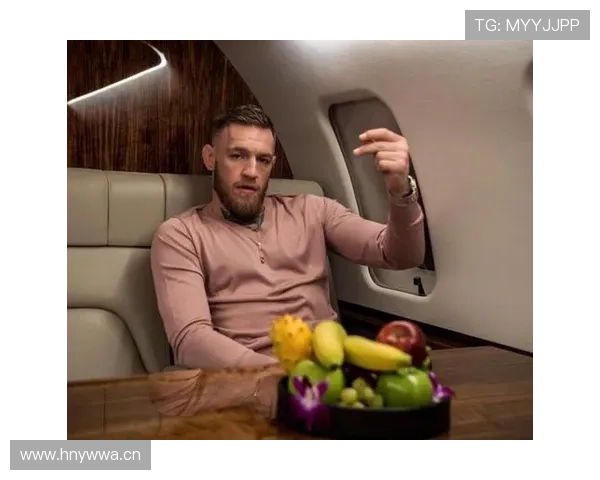 康纳训练完直接开直升机去夜店？