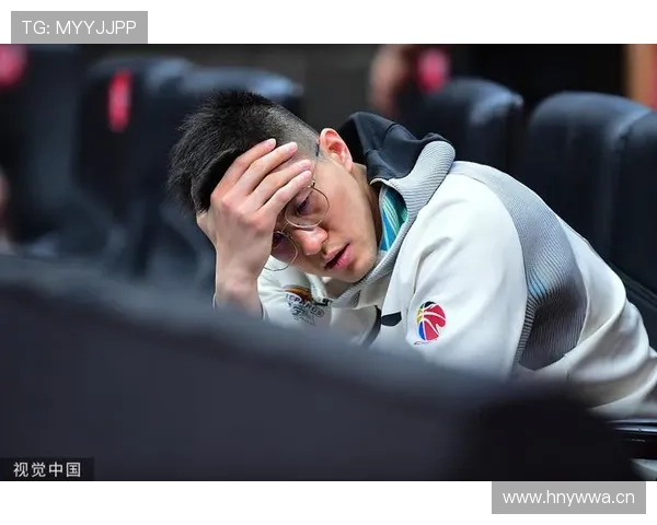 郭艾伦这样偷懒，平时篮球巨星秒变沙发土豆？